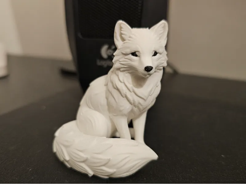 Artic fox sculpture