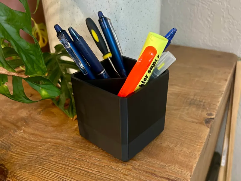 Modern Pen holder (no supports)