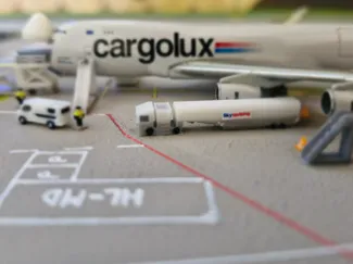 Camion fuel aéroport
