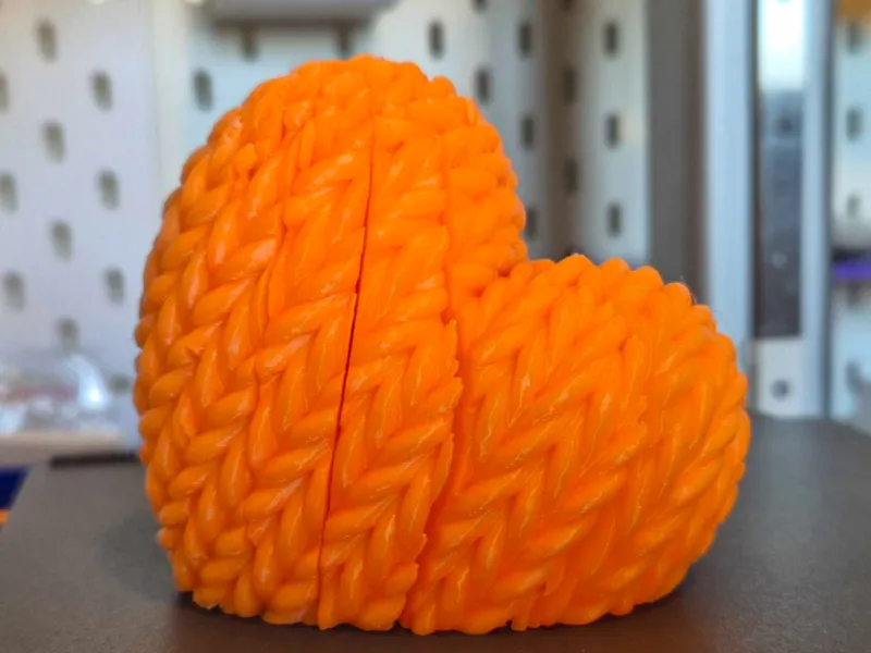 Knitted Heart Shaped Twisty Fidget Slider