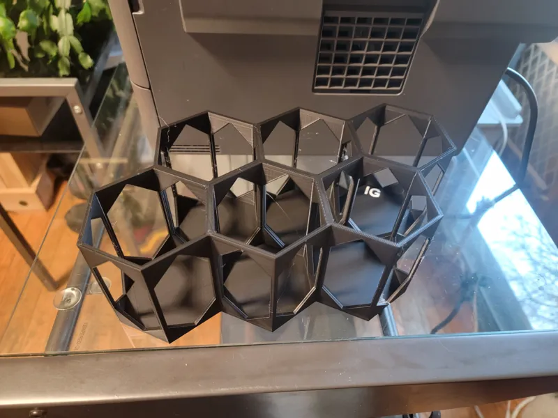 Aerosol can holder with floor