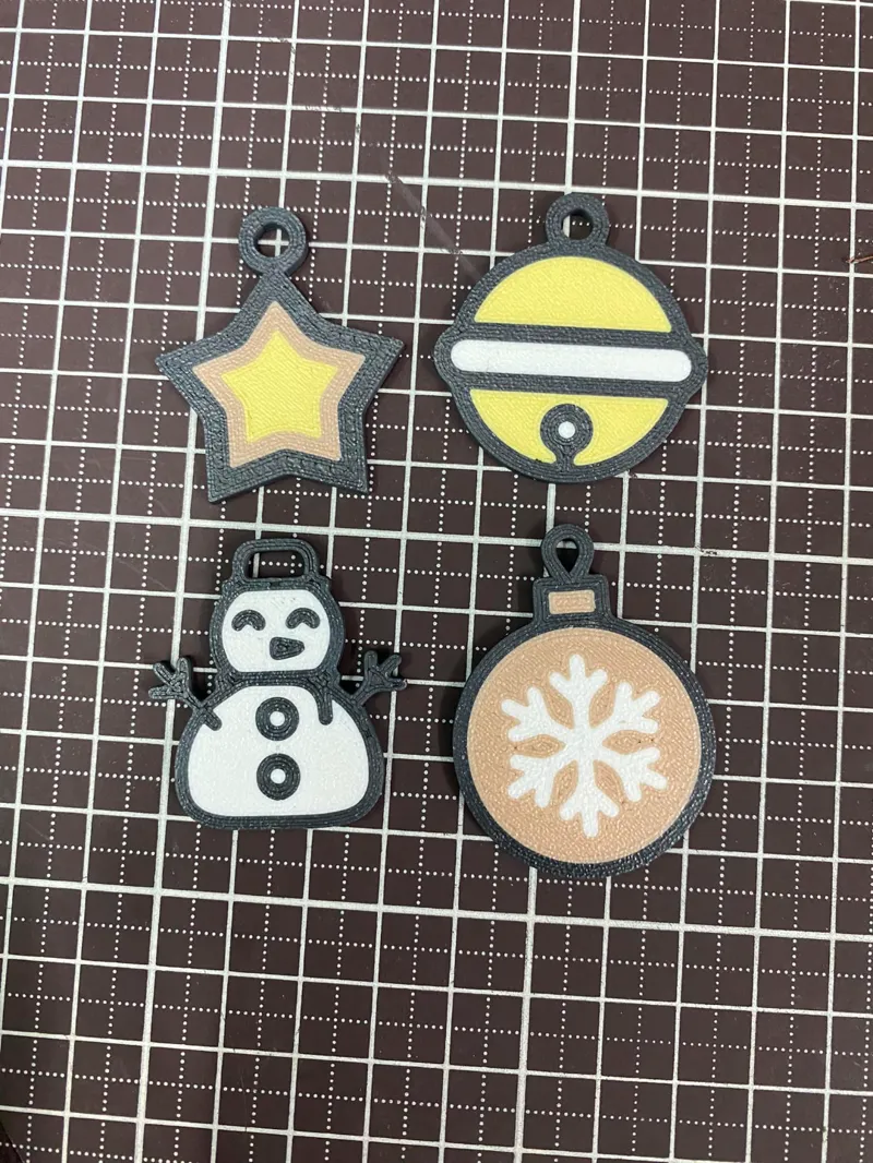 #8 Christmas ornaments and key chain (Bell, Snow man, Star)