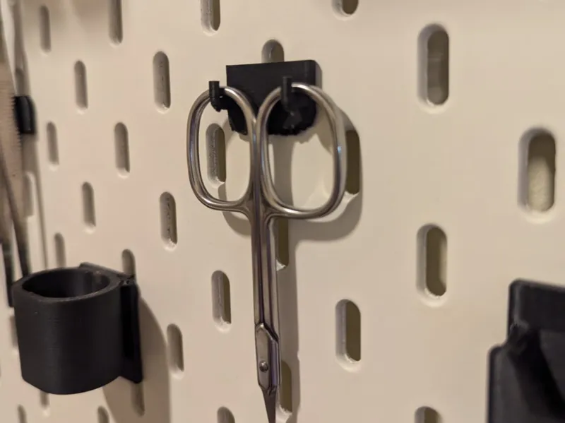 Skadis small scissors holder