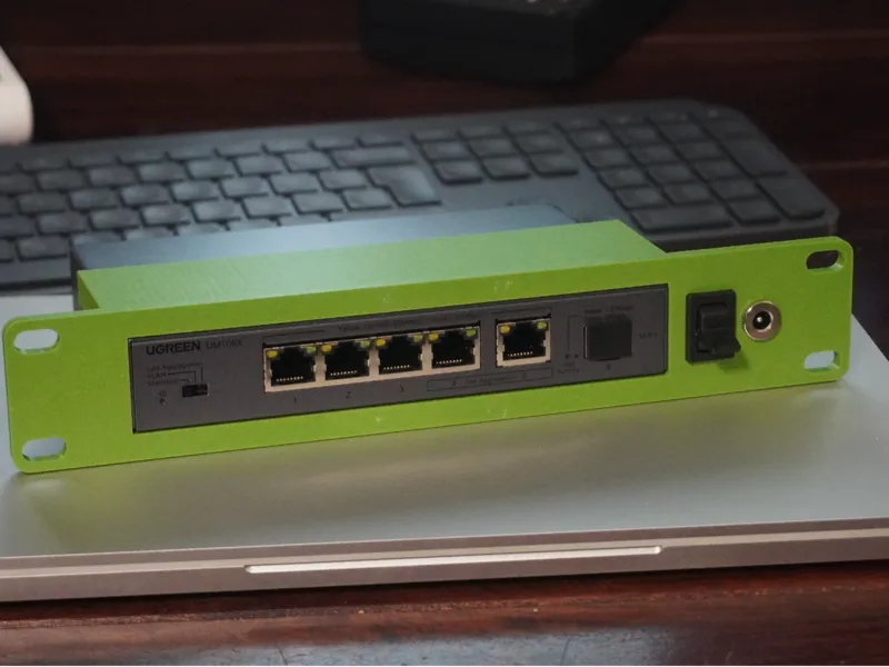UGREEN UM106X 2.5G Switch 10" Bracket