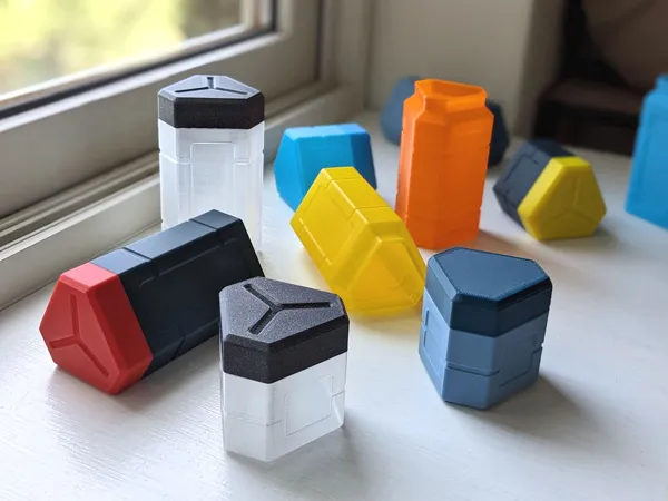 Boîte de rangement à couvercle clipsable