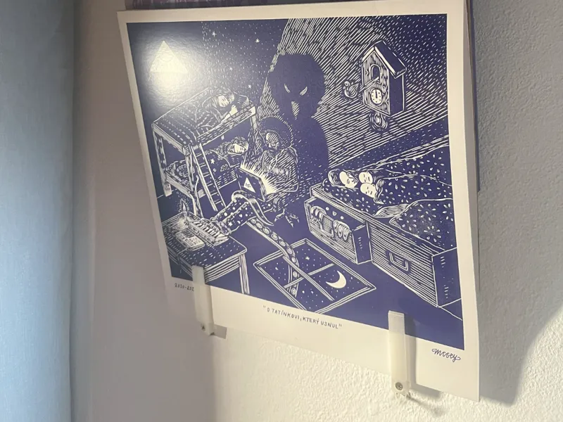 Wall Vinyl Holder 