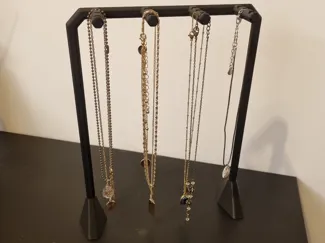 necklace stand