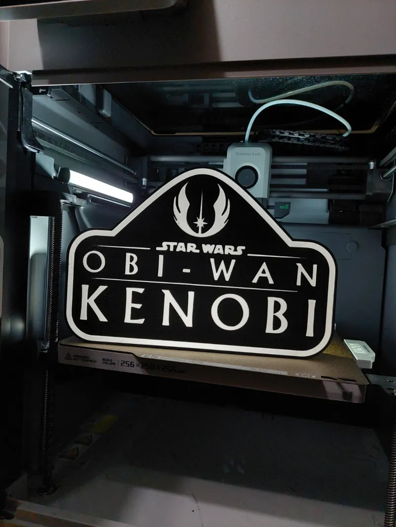 Simple LED lightbox, Printed at 0.2mm layer height in PLA. All colors are interchangeable.