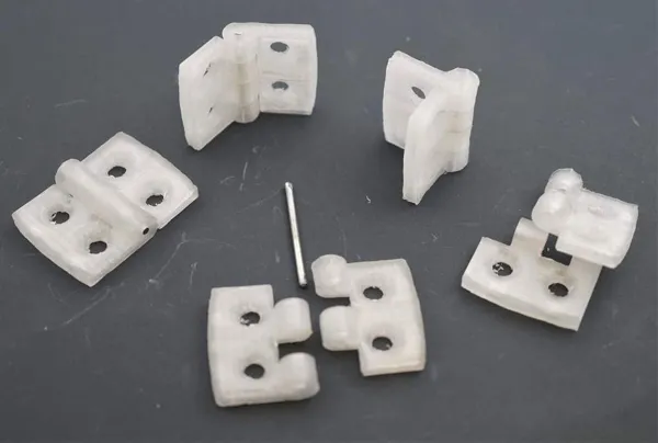 Charnière à axe métallique 2,5 mm