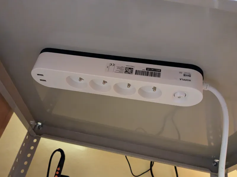Ikea Koppla: Magnetic mounting gizmo