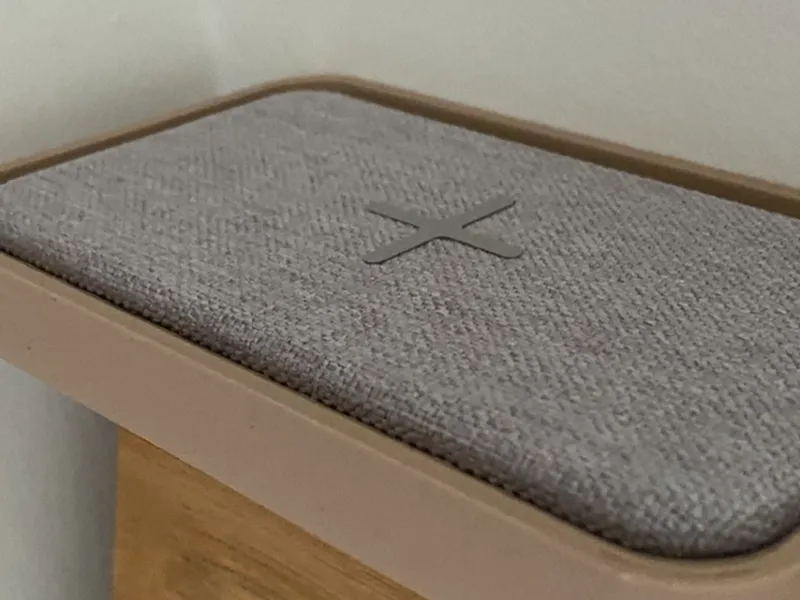 Ikea wirless charger NORDMÄRKE shelf / wall mount