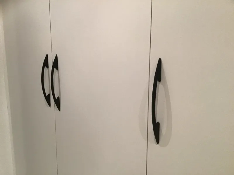 Door handle for closet
