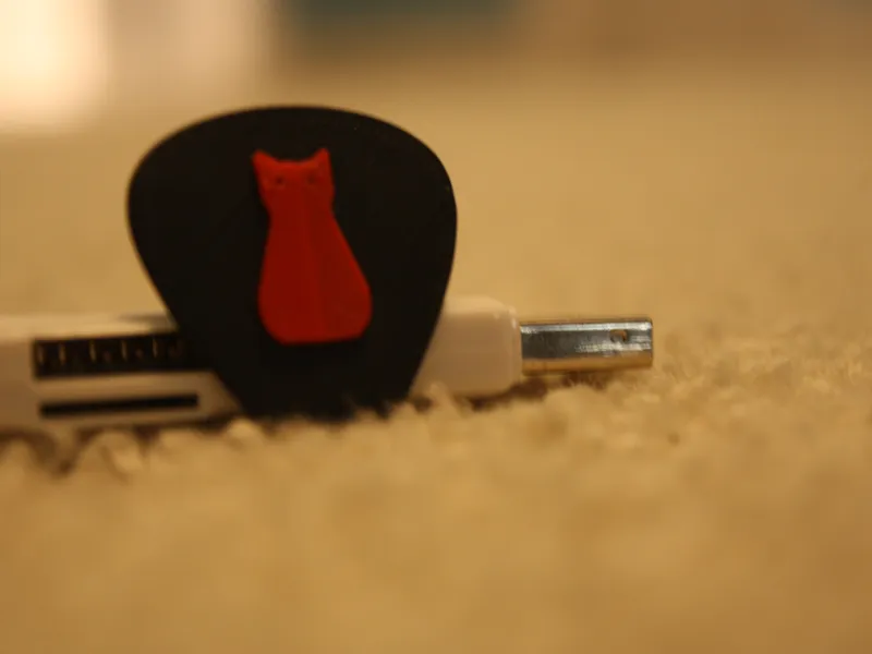 Cat guitar pick