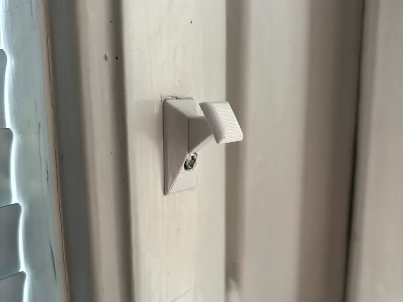 Blind holder
