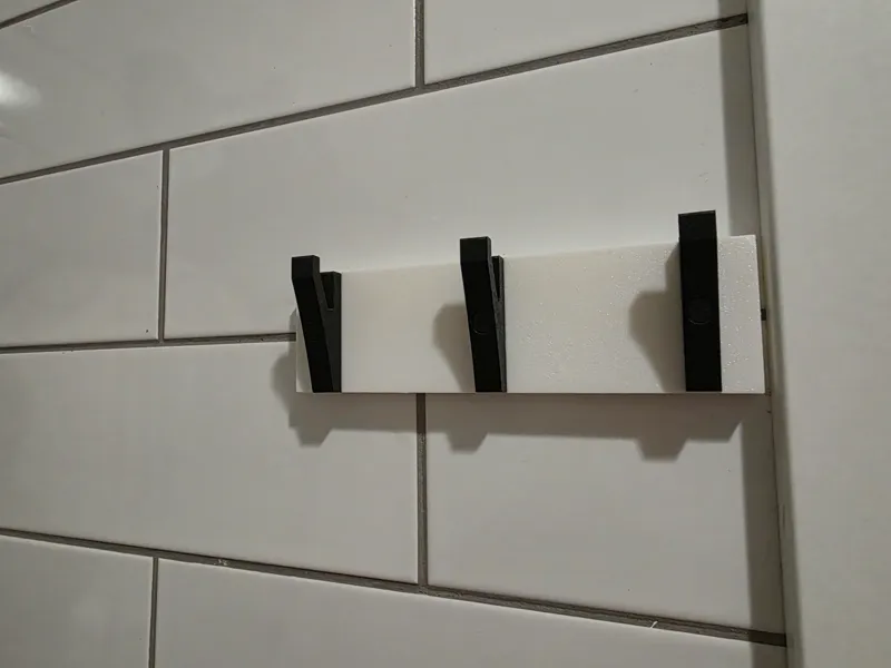 Wall towel hanger anti-slip