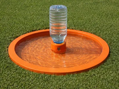 Round water dispenser for small animals