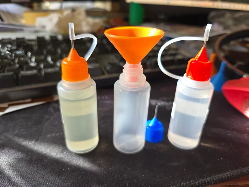 Funnel for 6.4mm Squeezable Needle Bottles