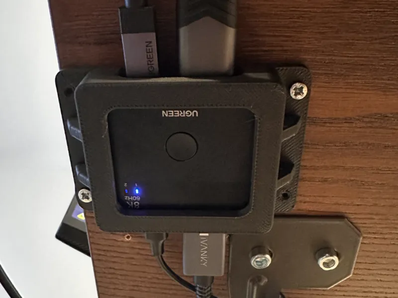 UGREEN Switch 2 In 1 Out DP1.4 Underdesk mount