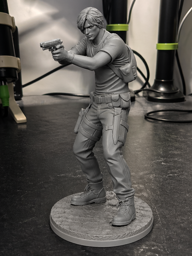 3Dプリント レオン・S・ケネディ レジンフィギュア | バイオハザード