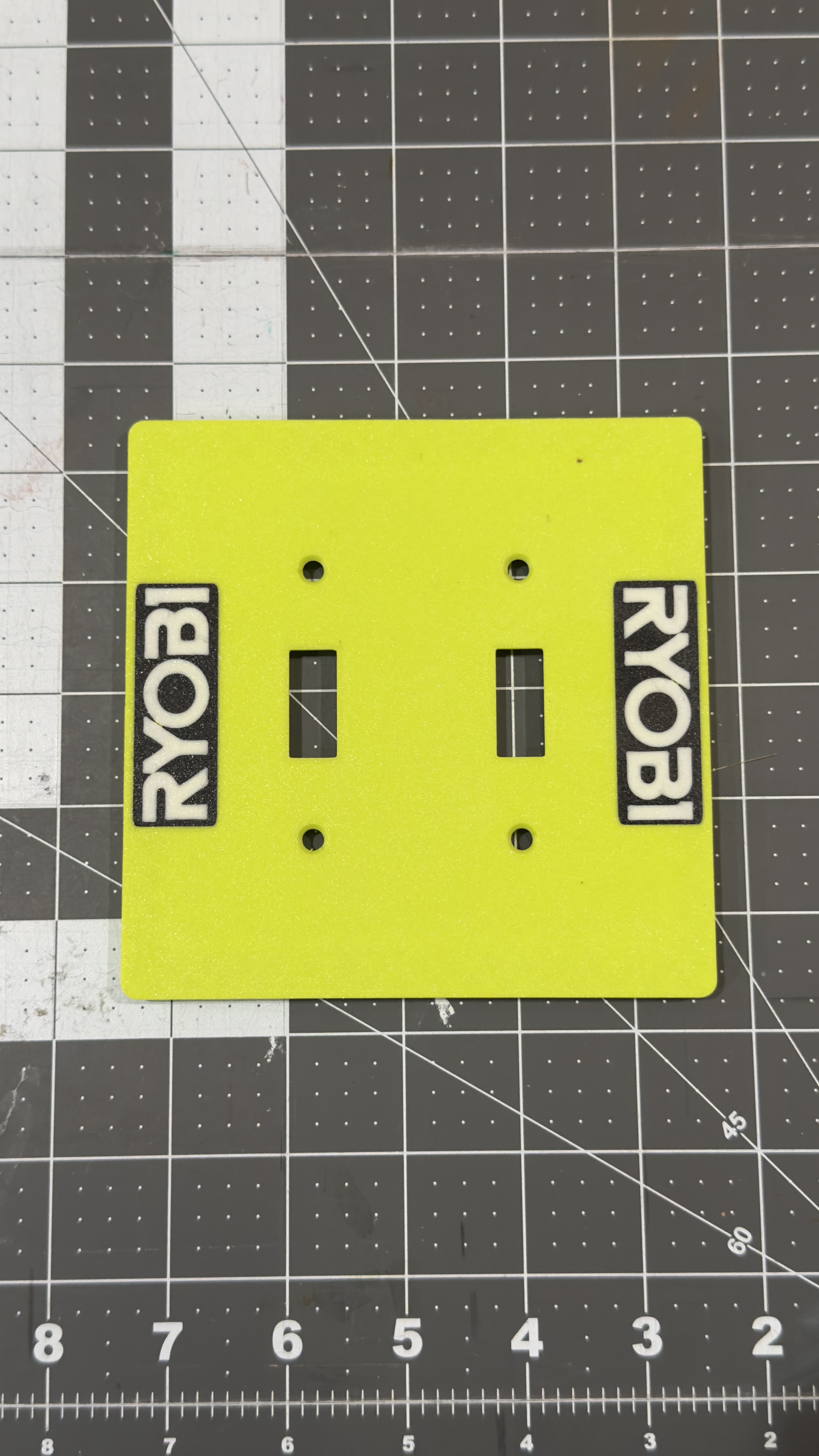 Miniatura 5 do modelo 3D Ryobi Light Switch Plate Set