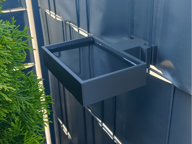 TwistLock Fence Bird Waterer - no tools/support
