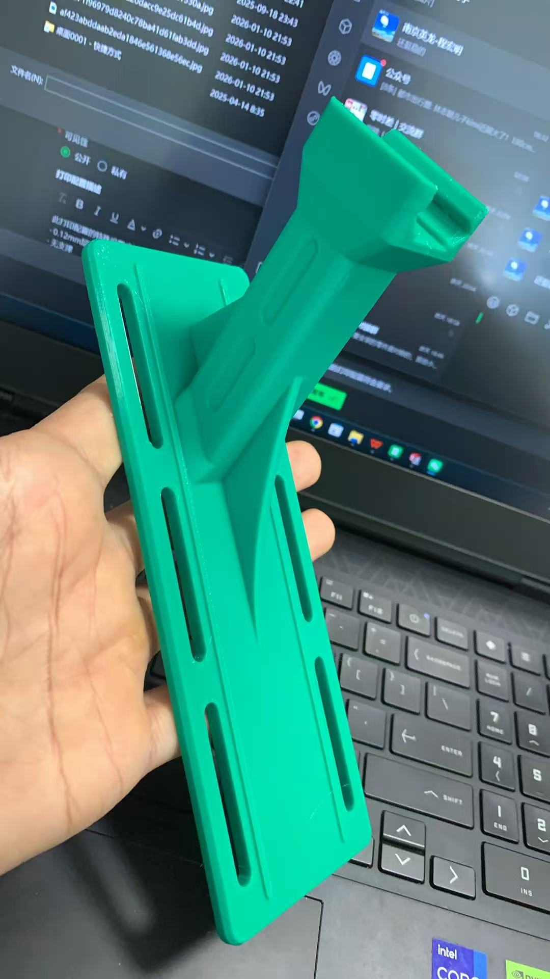 Miniatura 2 do modelo 3D 手枪45度支架