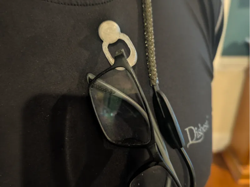Magnet glasses holder