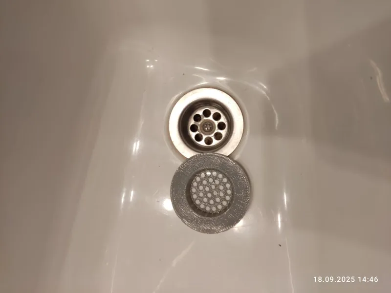 Knaus MAN 640MEG Bad-Abflusssieb (Haarsieb)