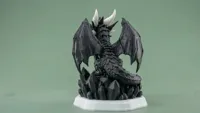 Dragon de cristal sur trône — photo 3