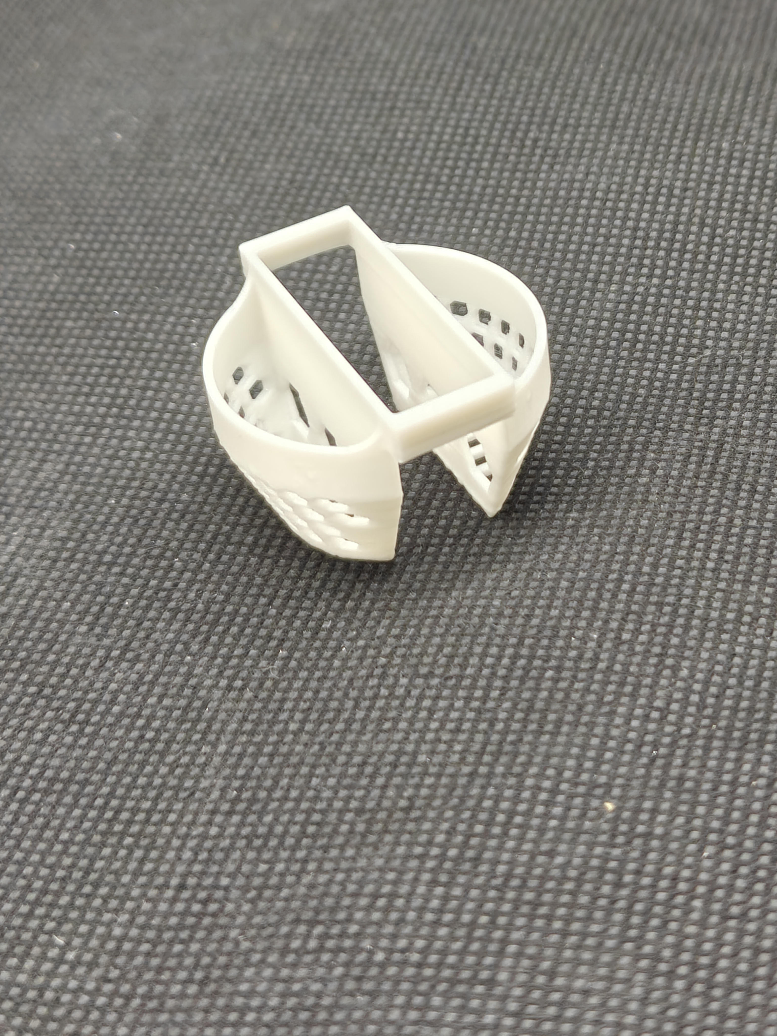 Miniatura 4 do modelo 3D 洗脸盆滤网 下水过滤网