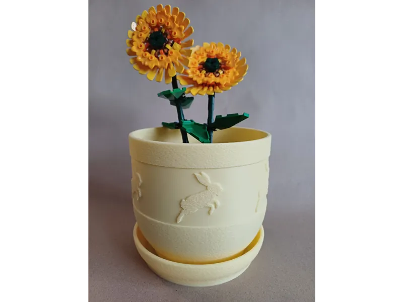 Easter planter pot with drip tray
