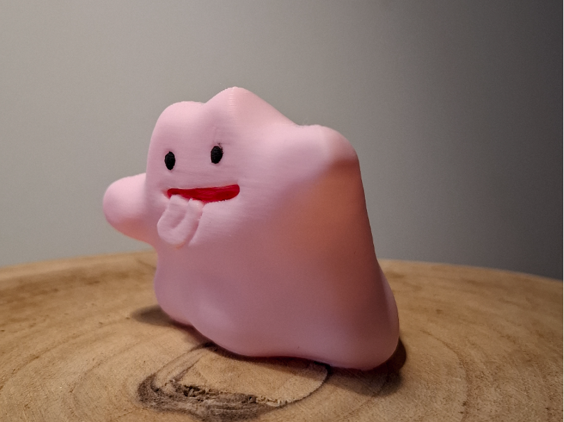 Window Ditto with tongue hanging out