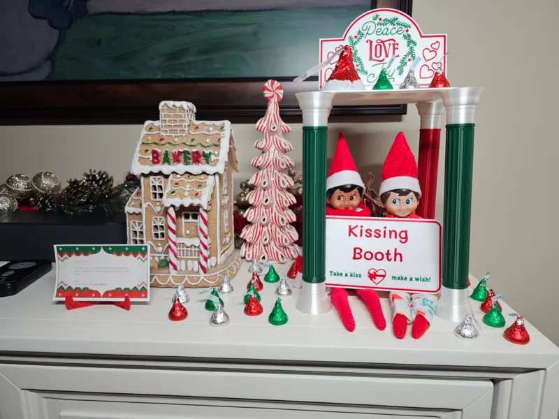 Elf on shelf Kissing booth sign