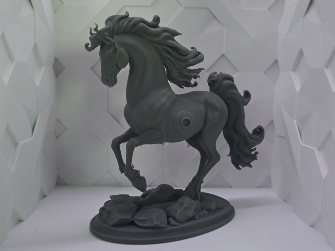 Pferd auf Stand Figur/Büste