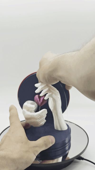 Tensegrity Cup Holder Gravity-Defying Hands&Heart