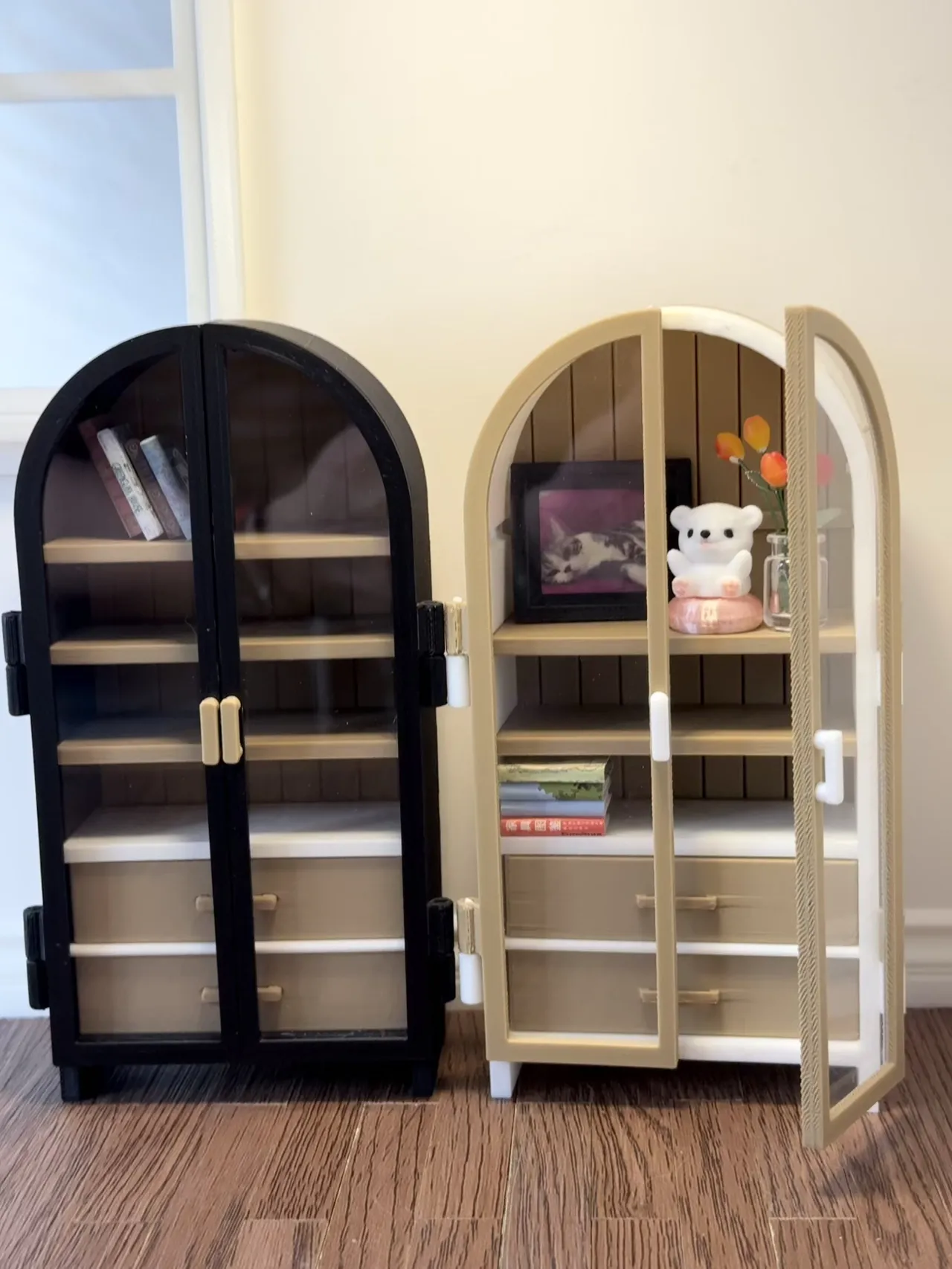 Miniature Arch Door Display Cabinet – 1:12 Scale view 3