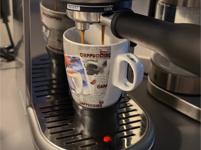 Coffeecup pedestal/riser