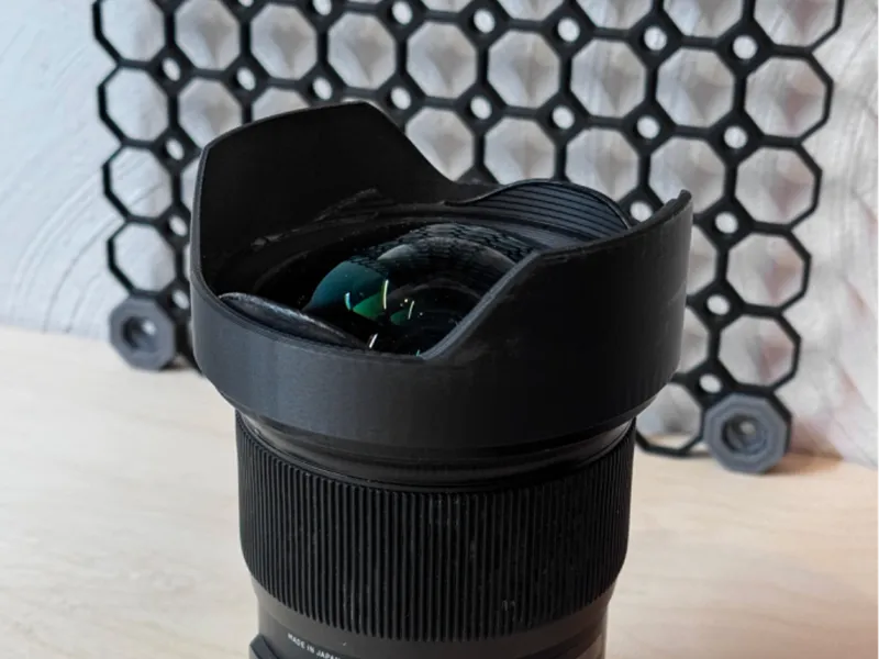 Sigma 20 mm f1.4 - lenshood