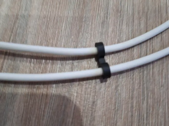 Organizador cables para moviles y tablets