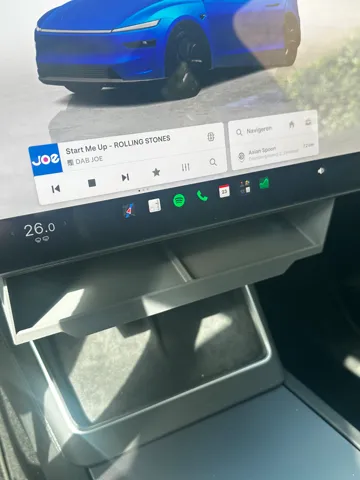 Organizador: Hidden Dashboard Drawer for Tesla Model Y 2026 — vista de referencia 2