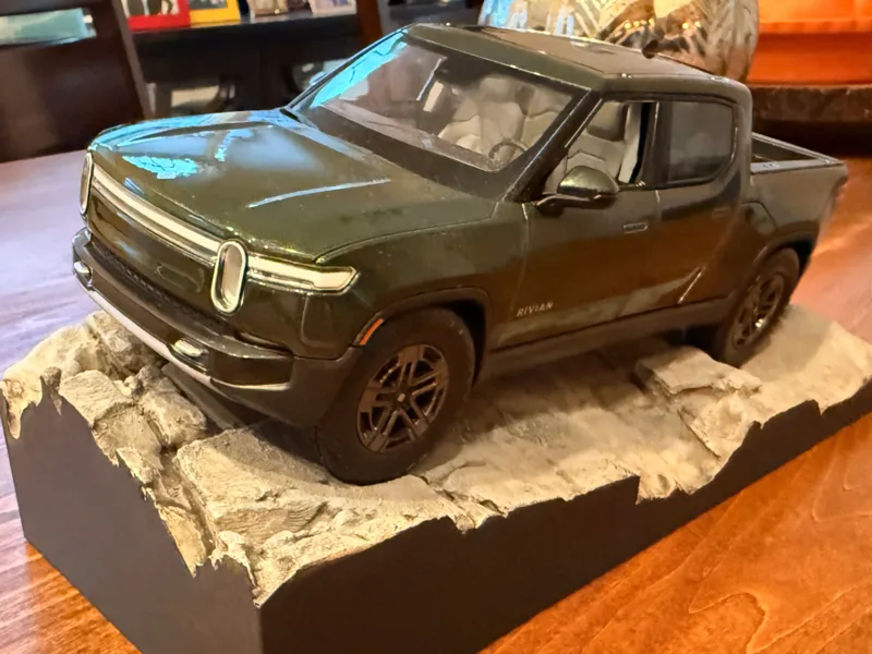 Rivian R1T Die-Cast Rock Stand
