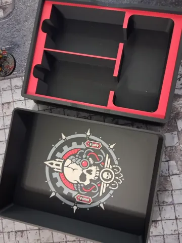Bandeja organizadora: 40k Command Station – Dice Tray / Book Card Holder — vista de referencia 2