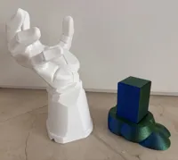 0.2mm layer, 2 walls, 8% infill Gyroid