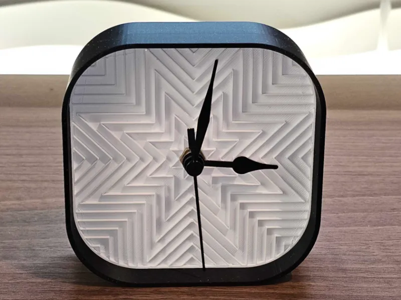 Infill Pattern Desk Clock