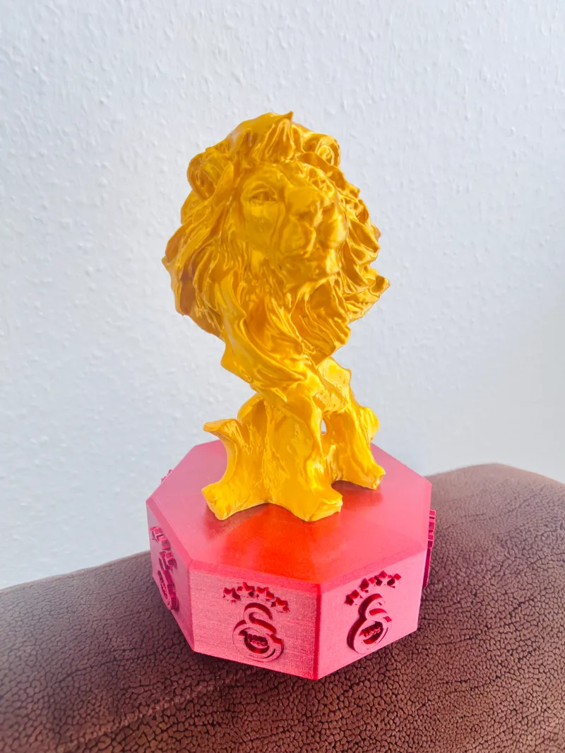 Lion with Base Galatasaray 