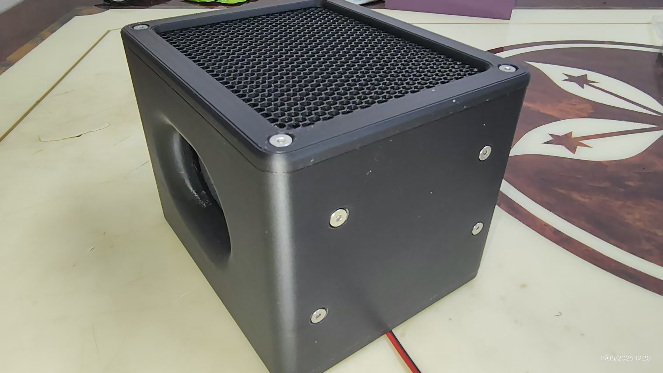 Harman Kardon Sound Sticks Horizontal Stand - 3D Printer File