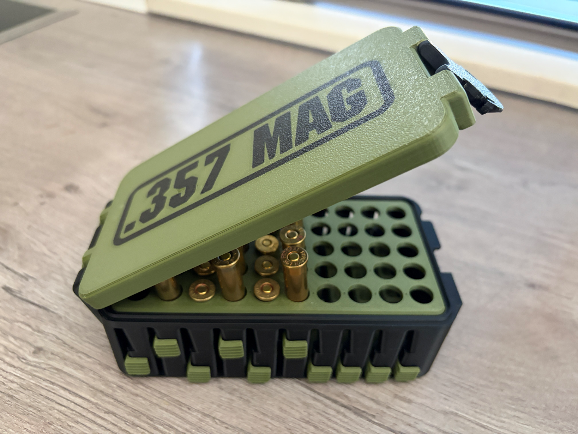 357 MAGNUM ore 38 SPECIAL lifting ammo box - 1