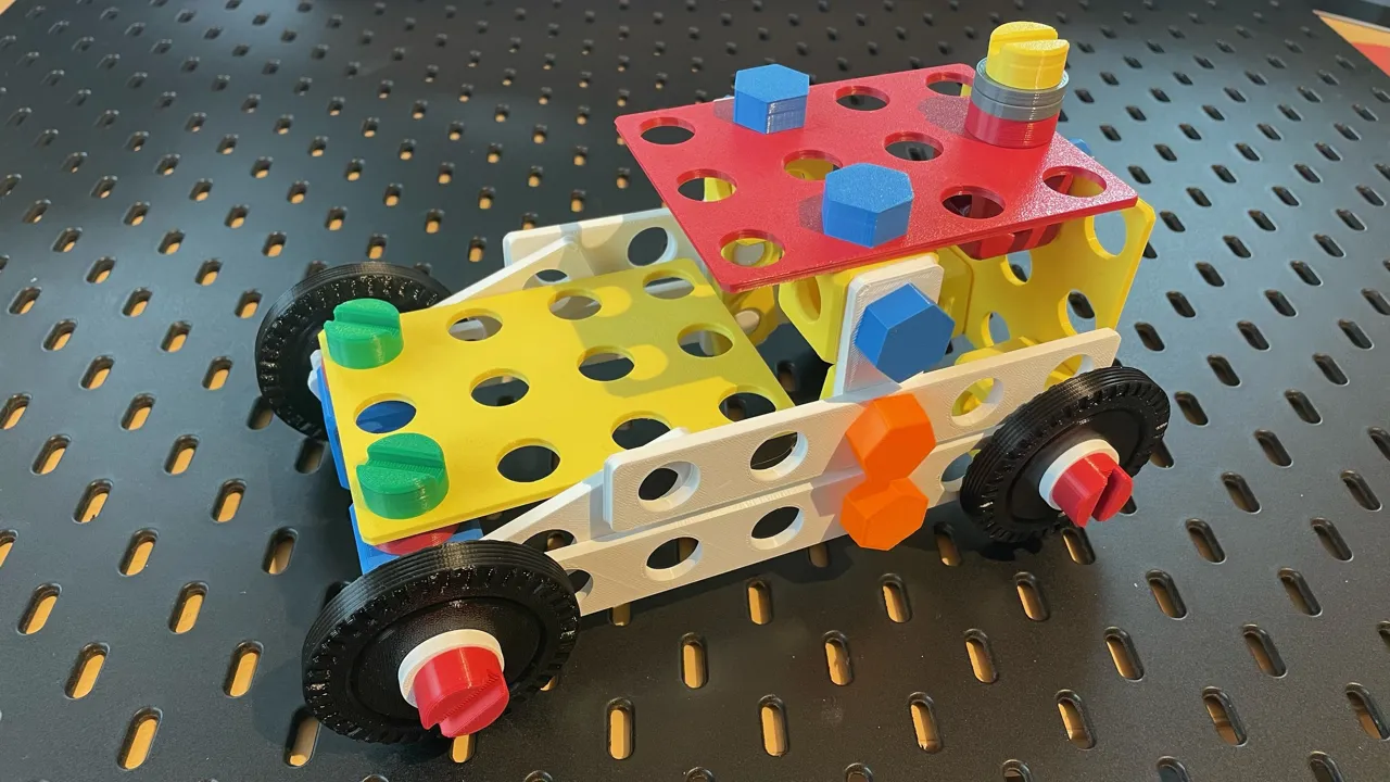 BUILDfinity screw construction play/toy for kids view 4