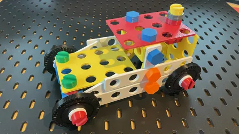 BUILDfinity screw construction play/toy for kids view 4