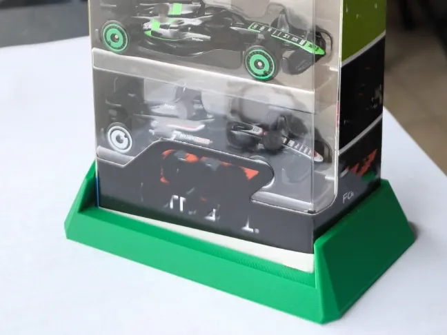 5-pack diecast models stand 
